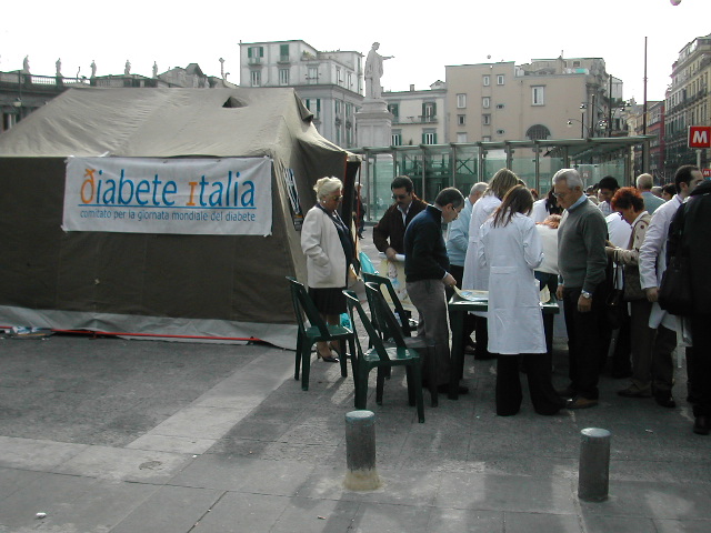 MANIFESTAZIONE DIABETICI 2003 011.jpg